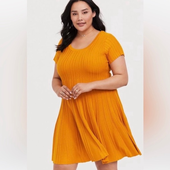 NWT Torrid ACAS Yellow SS Flutted Sweater Dress Size 2X - Picture 1 of 7